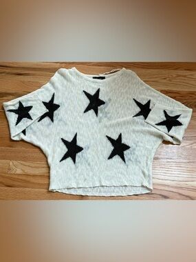 Women’s Anna Grace Star Knit Top ~ Cream & Charcoal ~ 3/4 sleeve Size M